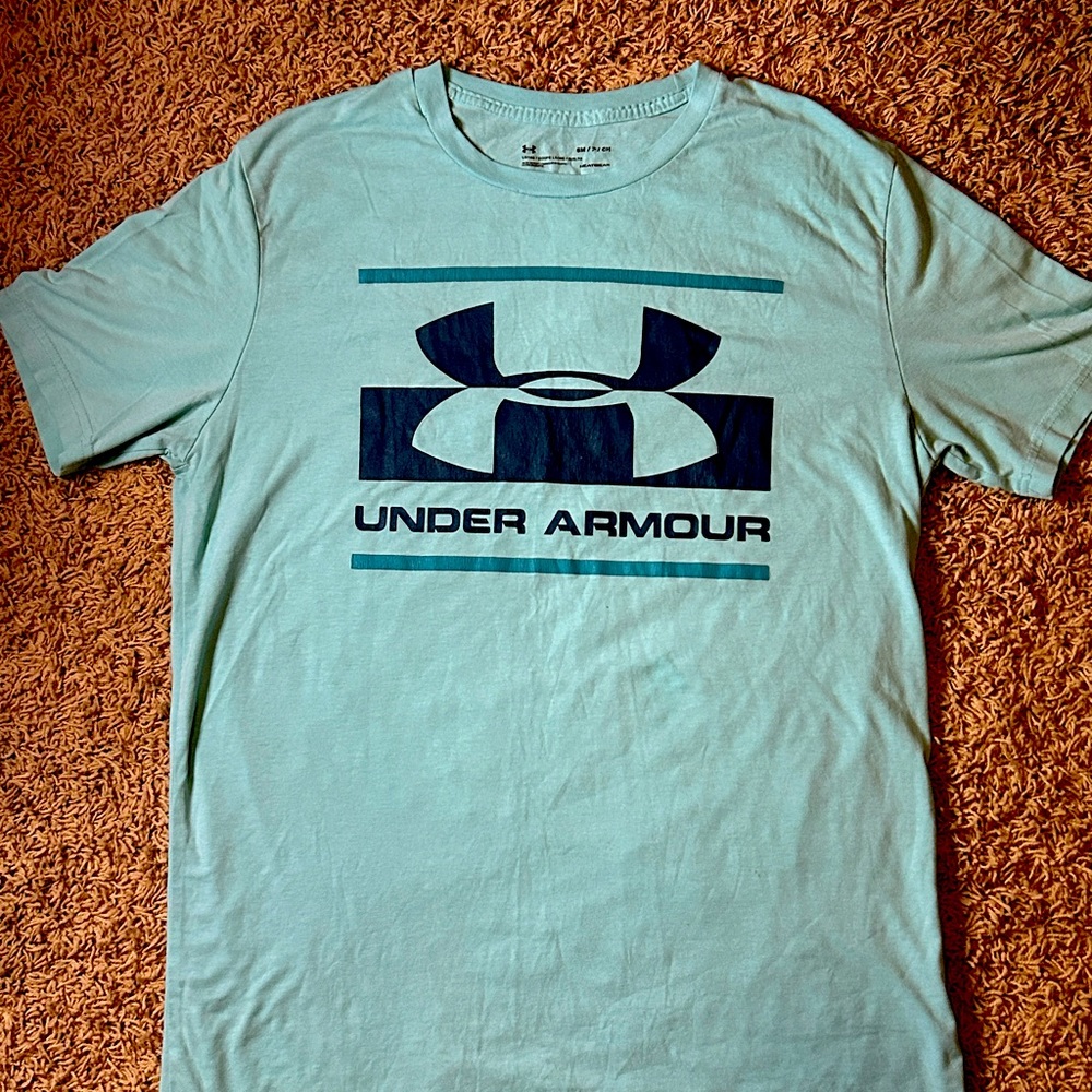 Men’s Small Under Armor T Shirt